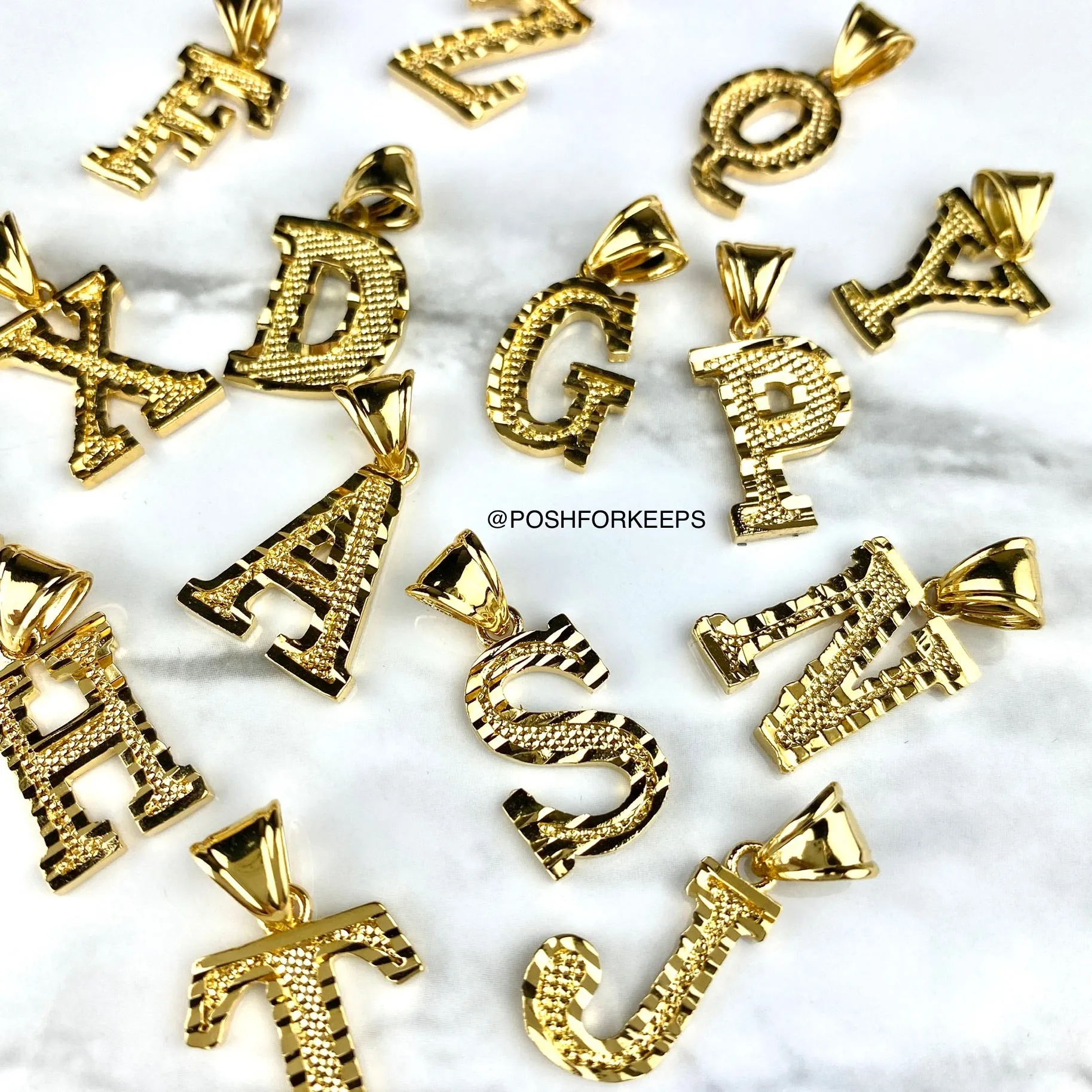 18K GOLD BLOCK INITIAL FIGARO