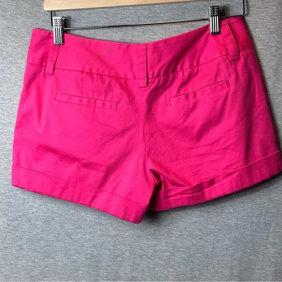Alice &amp; Olivia Cady Shorts Women Size 2 Hot Pink EUC Slimming