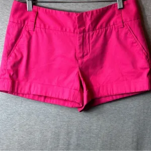 Alice &amp; Olivia Cady Shorts Women Size 2 Hot Pink EUC Slimming