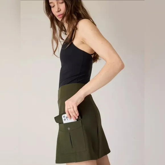 Athleta Endless High Rise Cargo Skort Aspen Olive Green Activewear Skirt Size 14