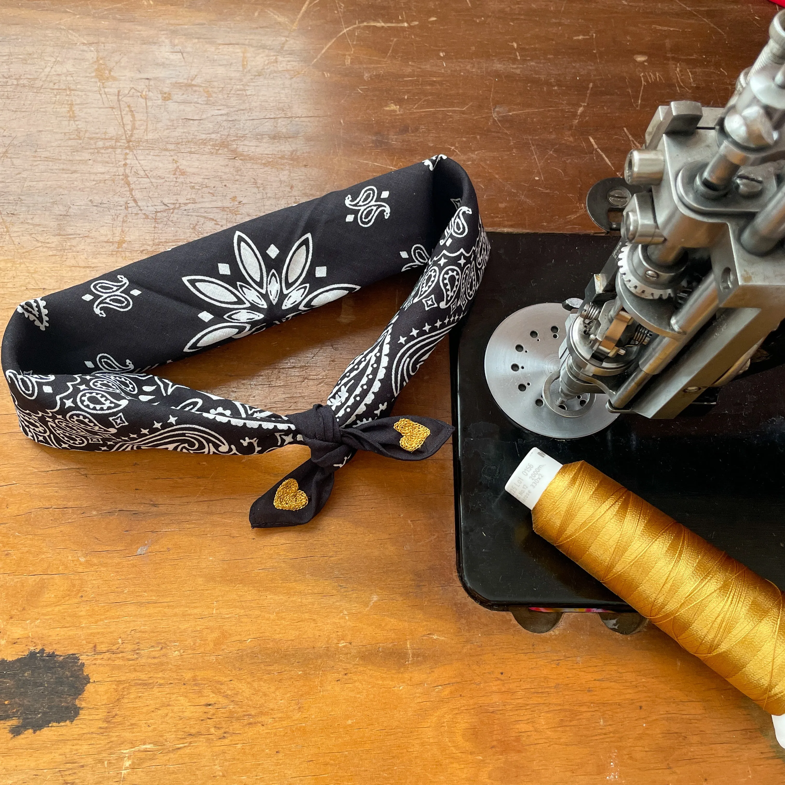 Bandana - Black - Gold Hearts
