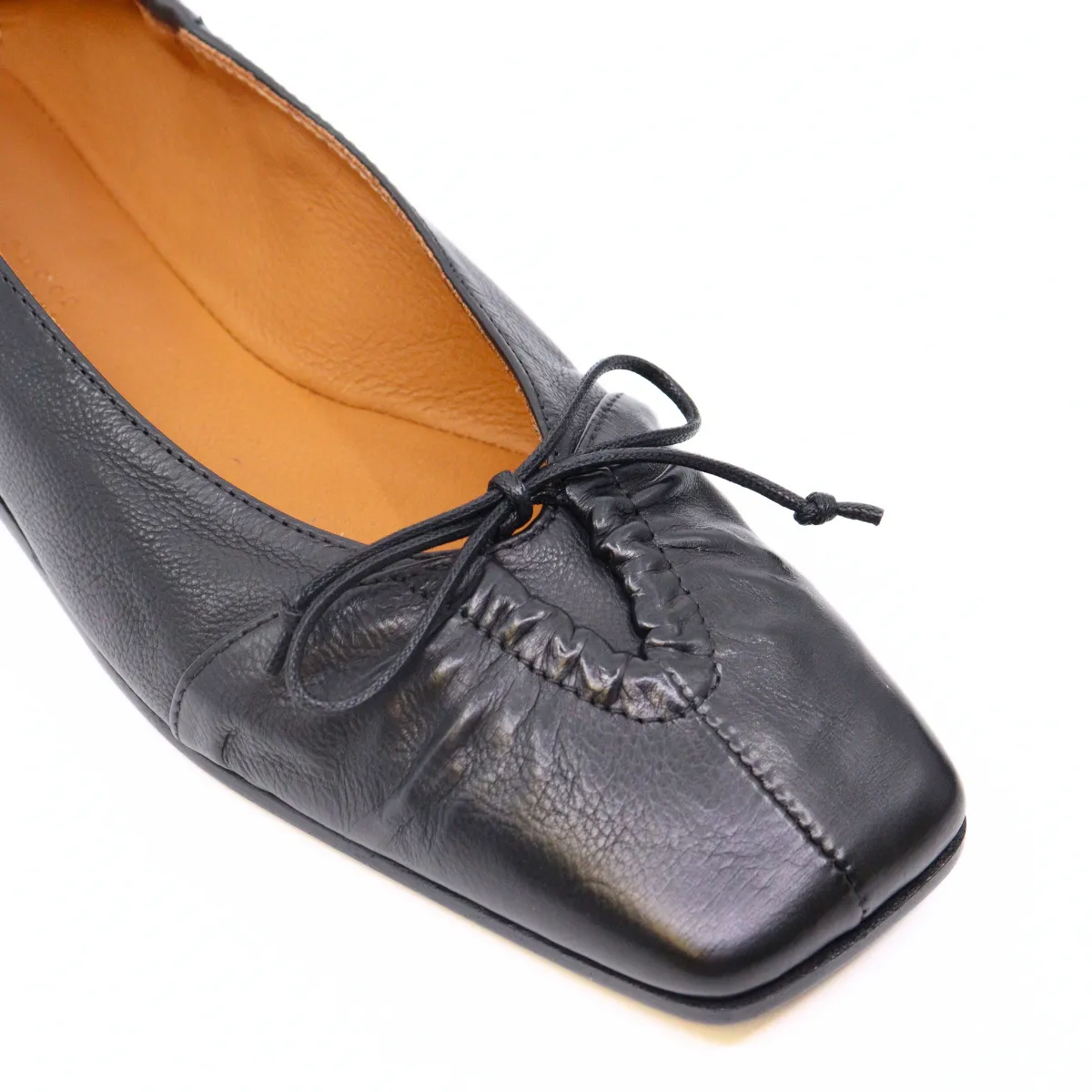 Bow Stitch Black Flat