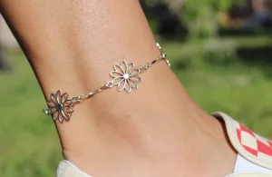 Daisy Connected Anklet
