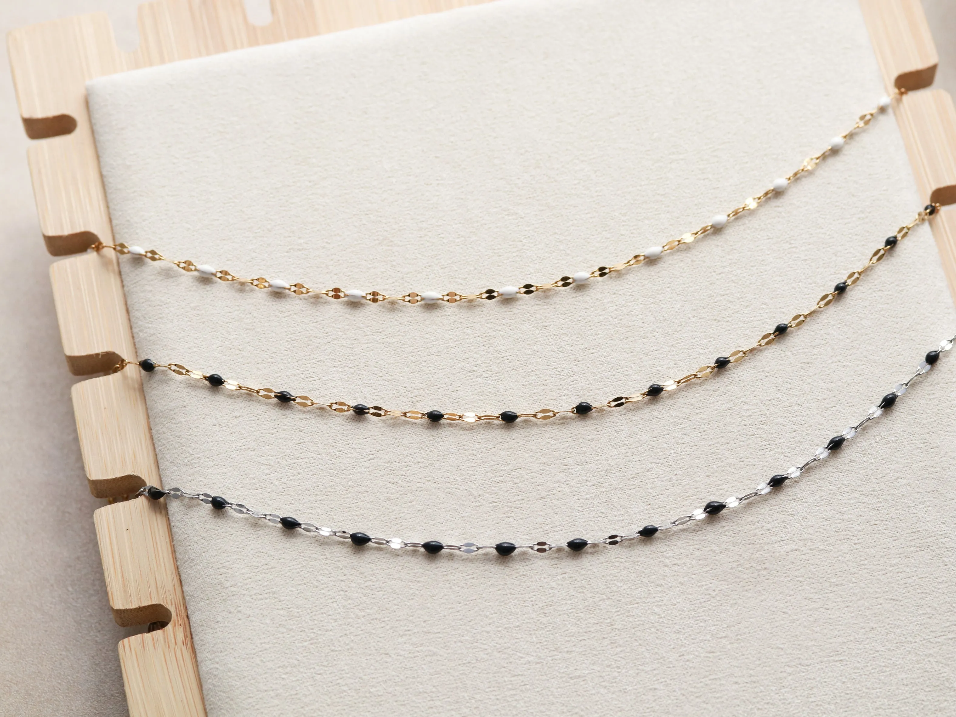 Enamel Lace Chain | Black, White