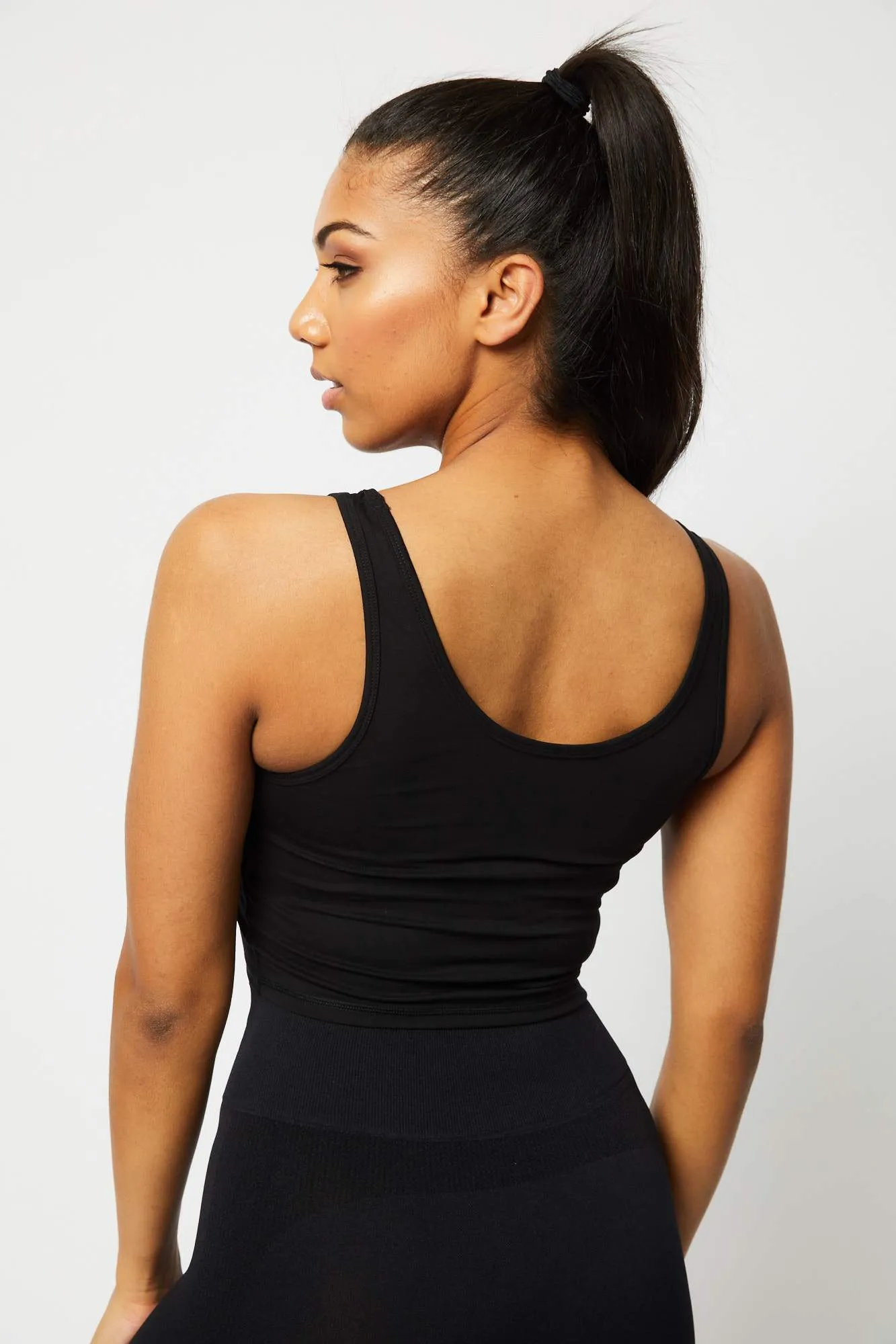 Essential Crop - Black