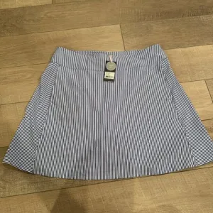FAIRWAY &amp; GREENE WOMENS SIZE XL BLUE AND WHITE STRIPE TENNIS GOLF SKORT NEW