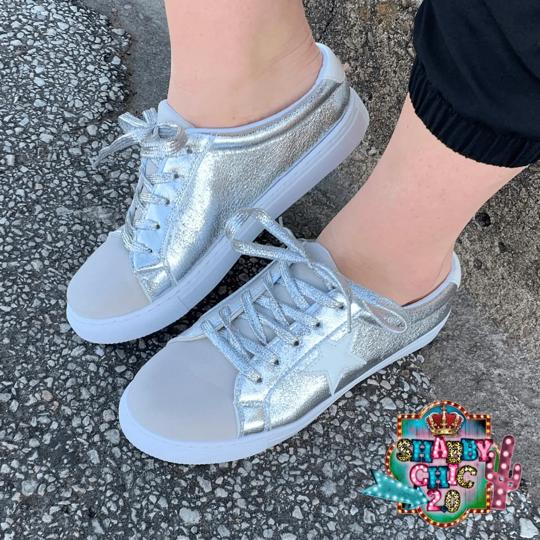 Fast 26 Silver Tennis Shoe