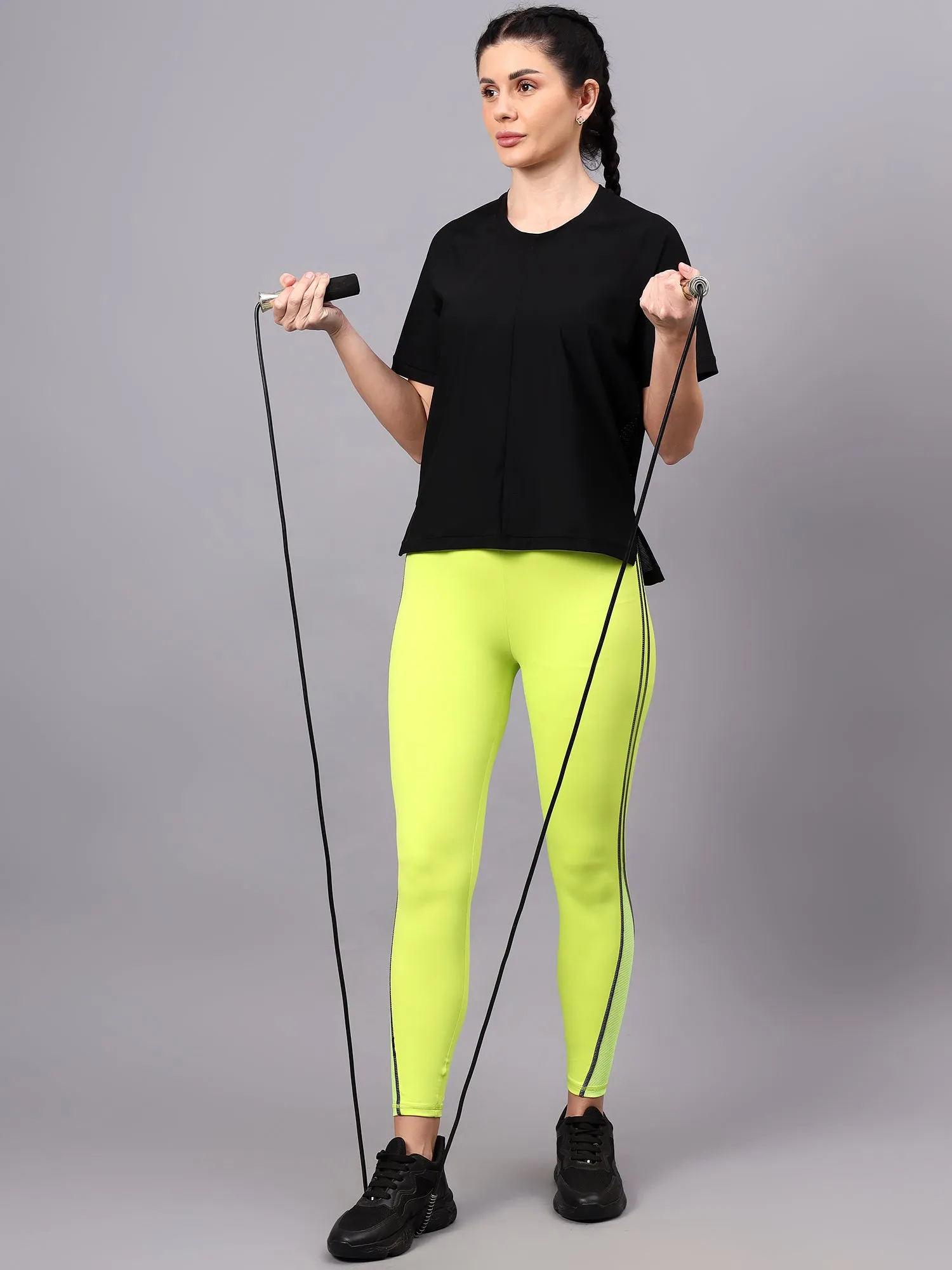 Fitkin women self stripes back mesh design short sleeves t-shirt