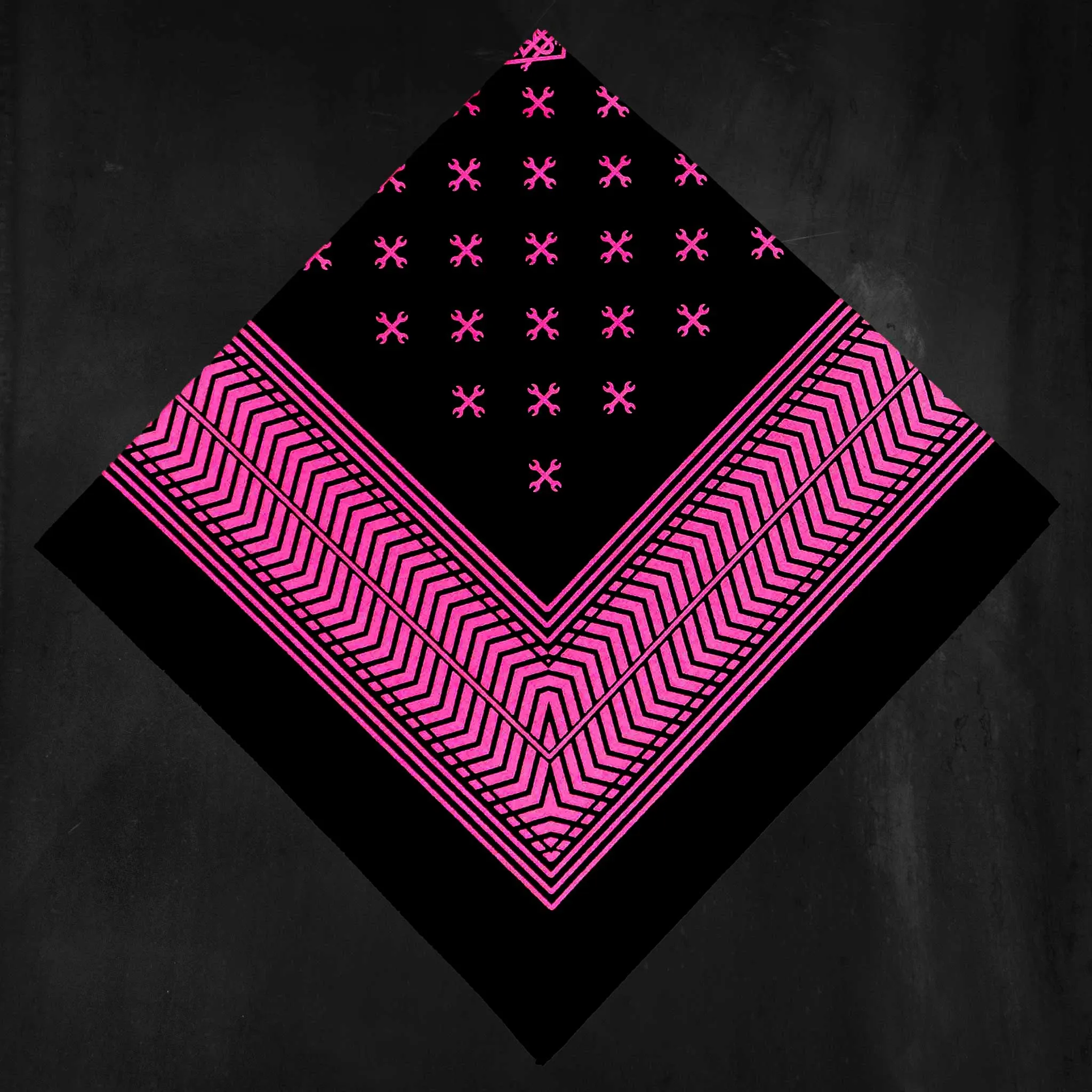 Handbuilt Show Cross Tread Bandana