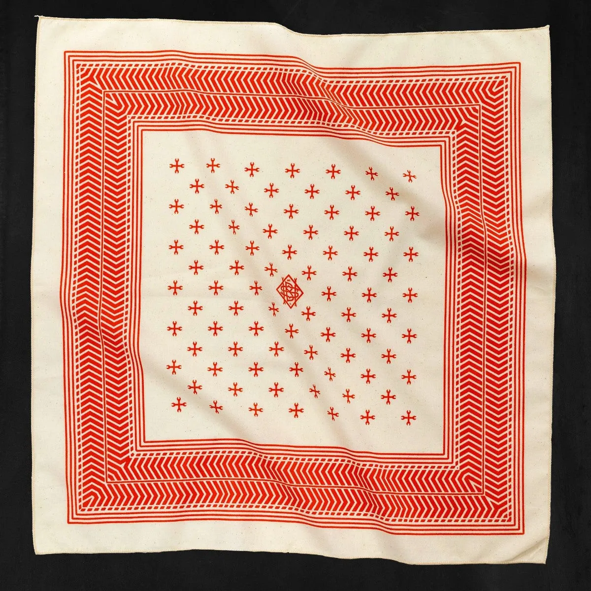 Handbuilt Show Cross Tread Bandana
