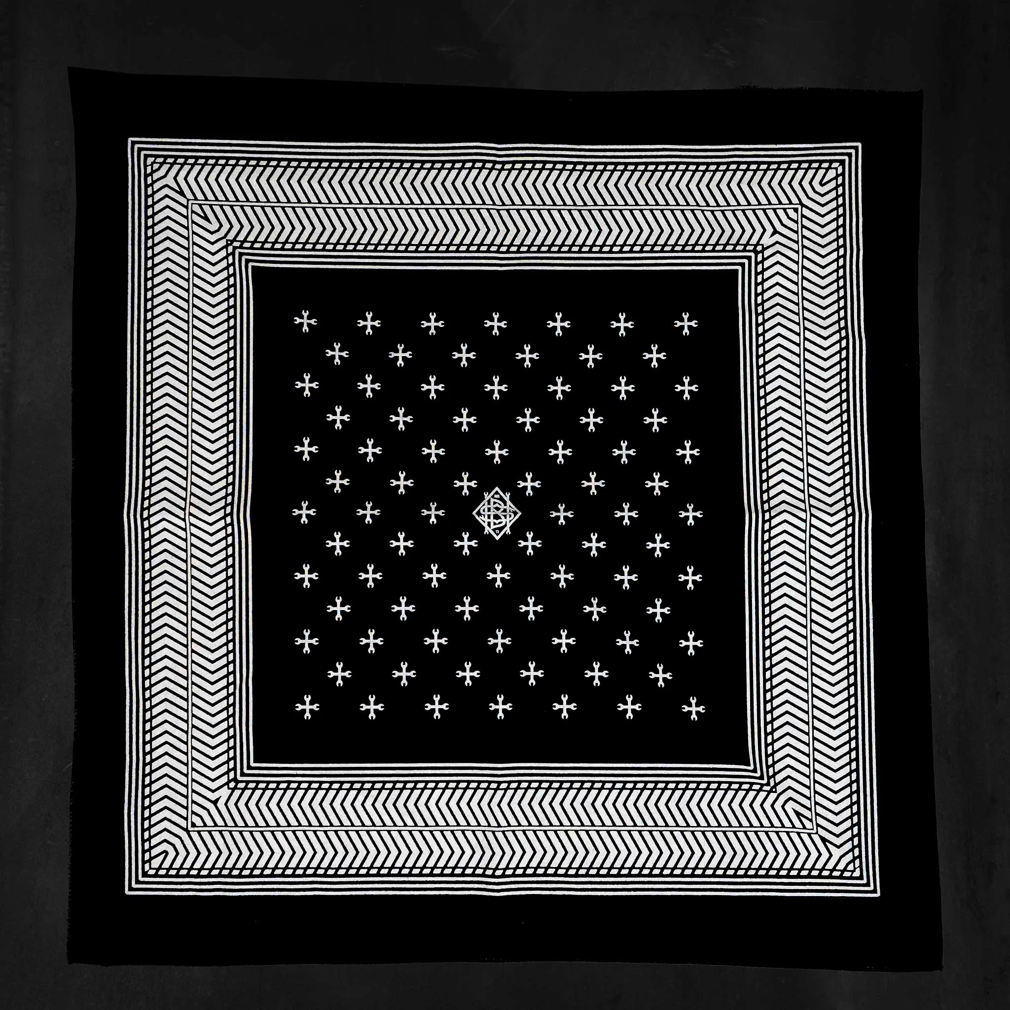 Handbuilt Show Cross Tread Bandana