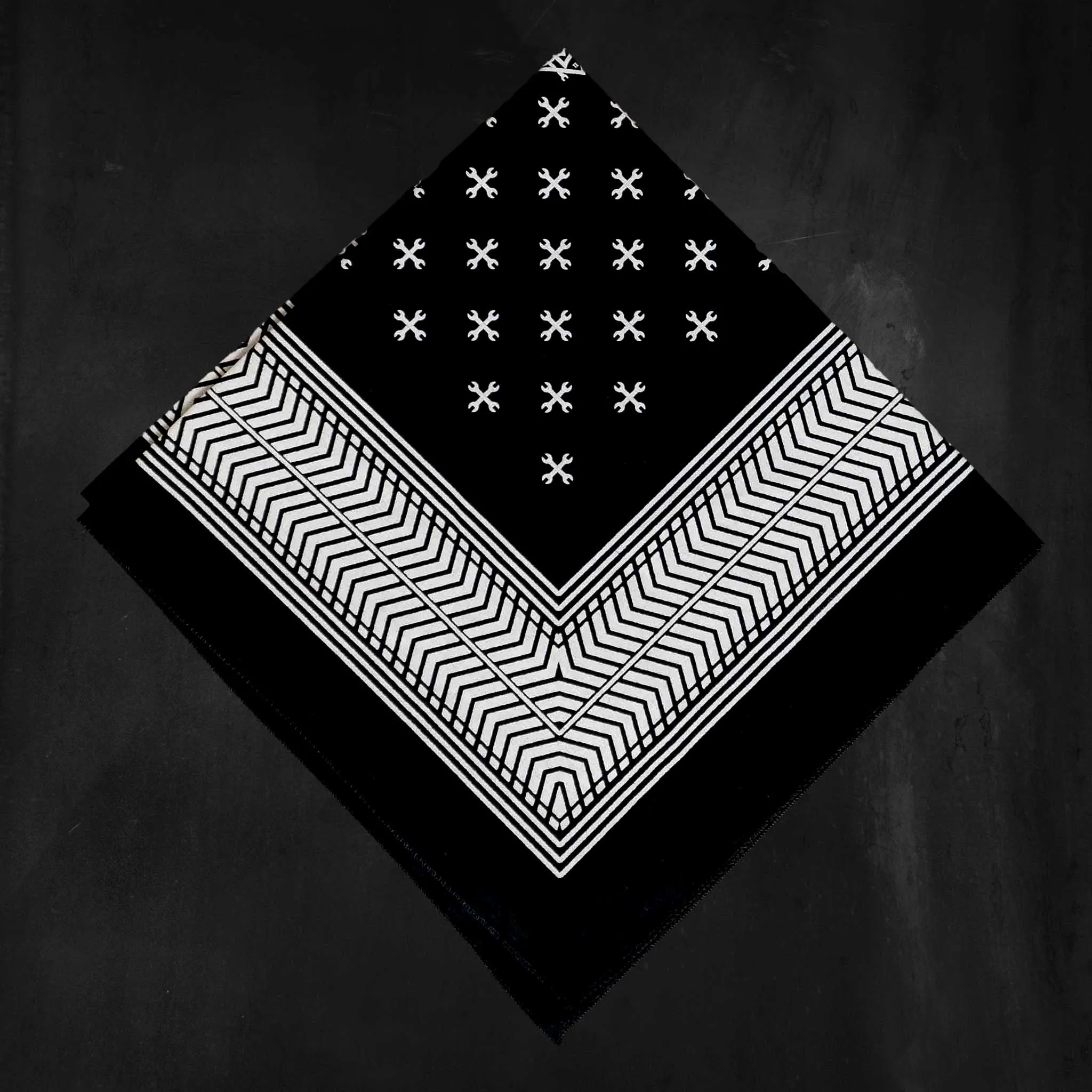 Handbuilt Show Cross Tread Bandana