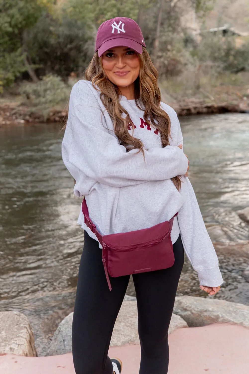 In Motion Belt Bag Berry