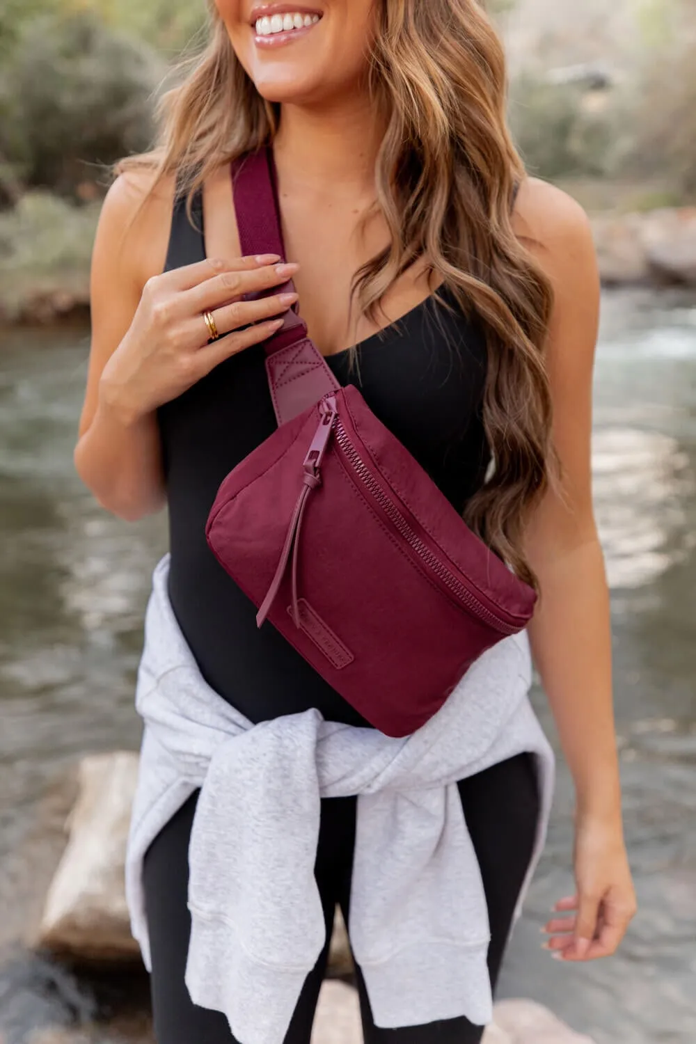In Motion Belt Bag Berry