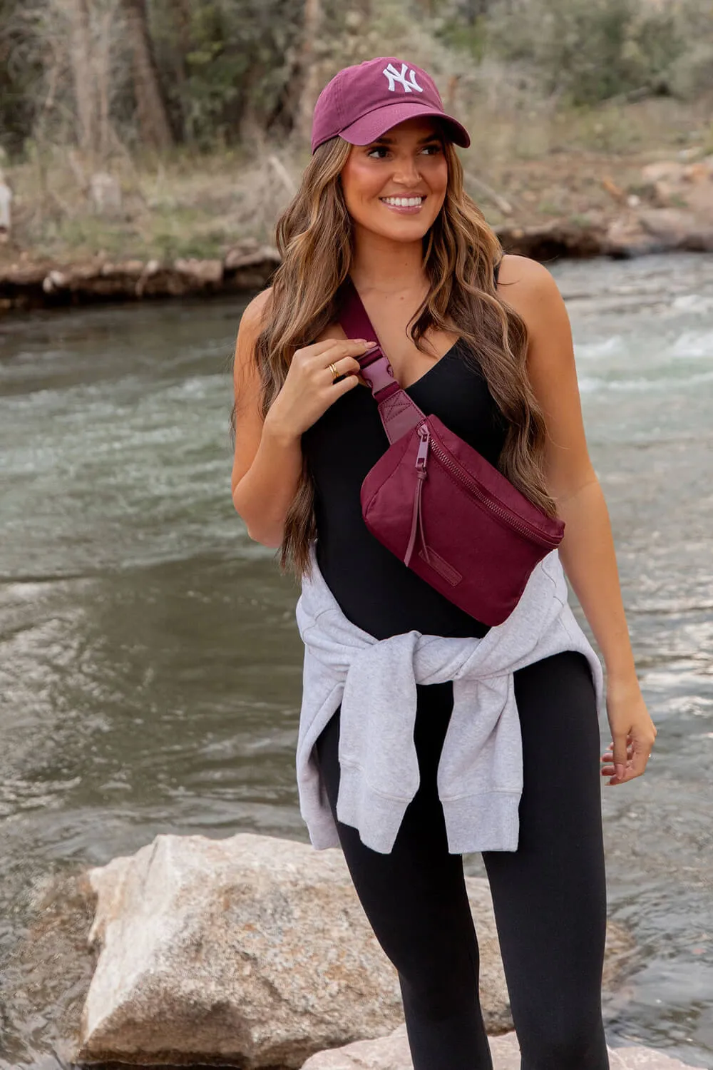 In Motion Belt Bag Berry