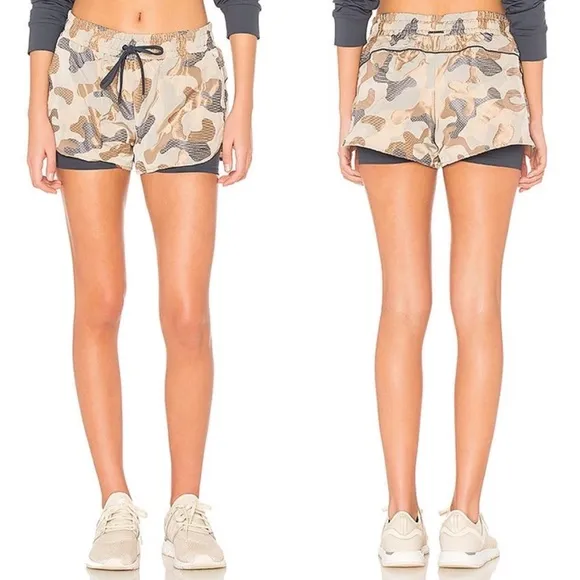 Koral Activewear women’s Sand damask running athletic gym shorts size S small