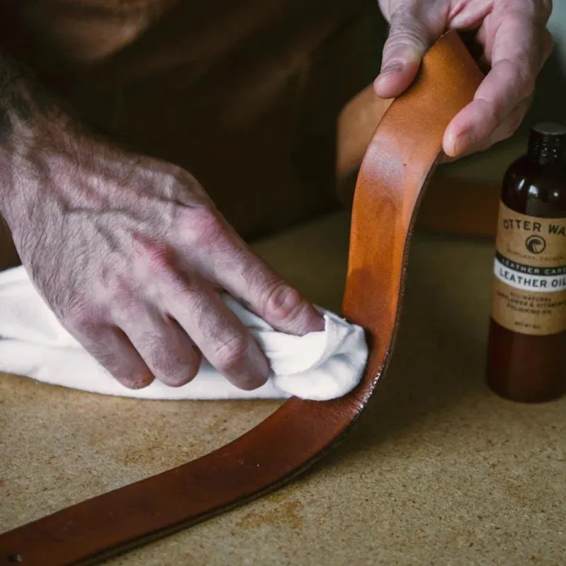 Leather Polishing Oil | Otter Wax
