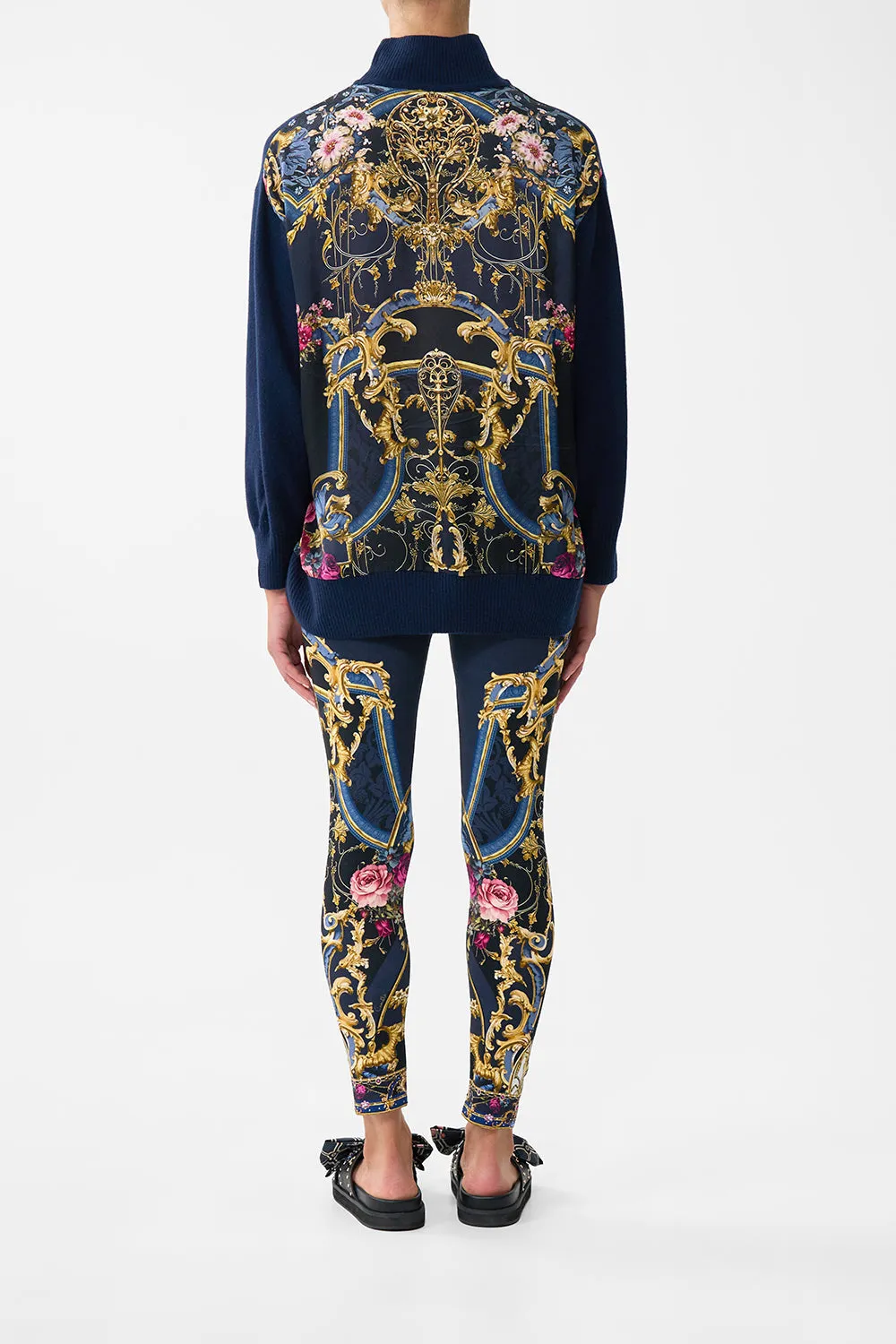 LEGGINGS ORNATE ON A PLATE