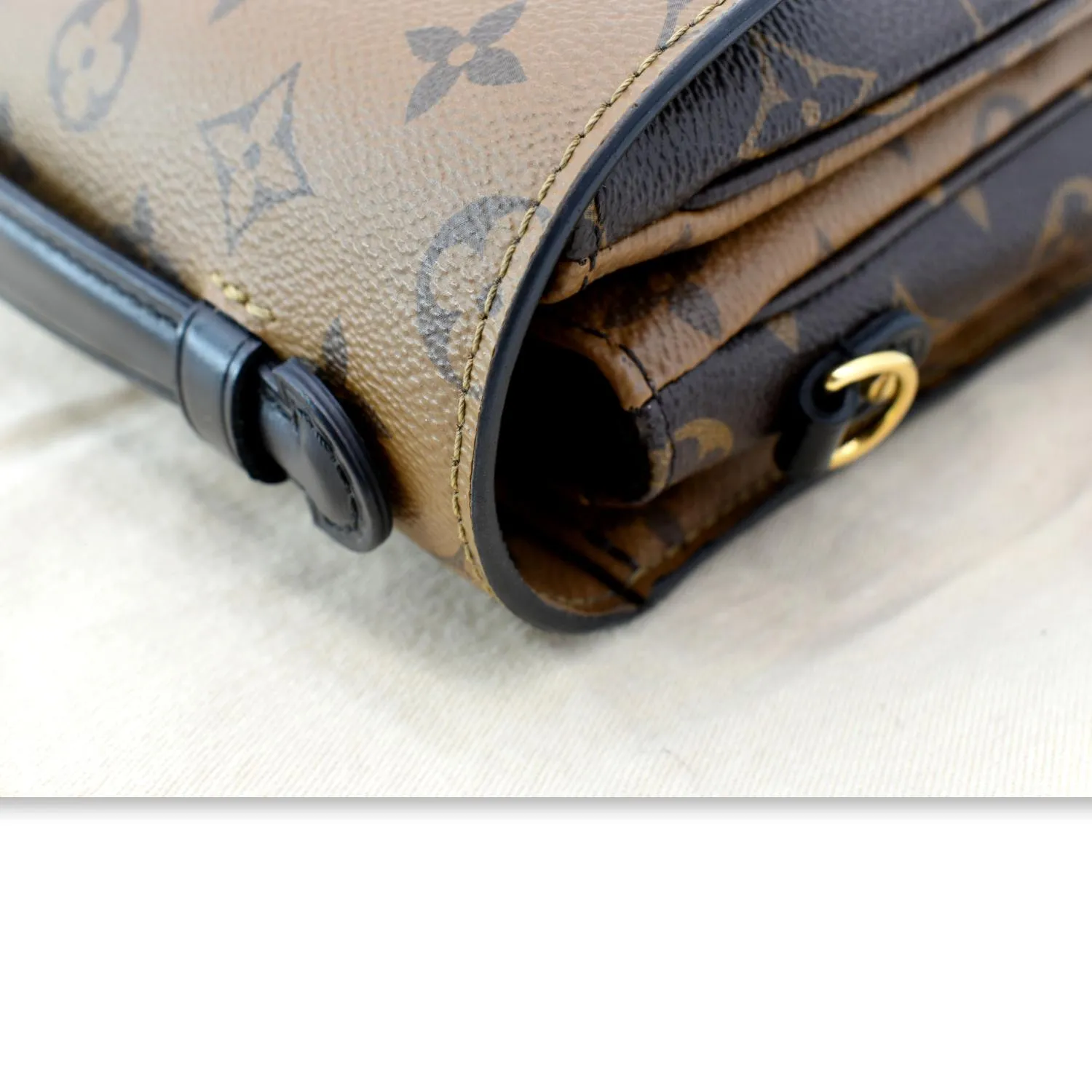 LOUIS VUITTON  Metis Pochette Reverse Monogram Canvas Crossbody Bag Brown