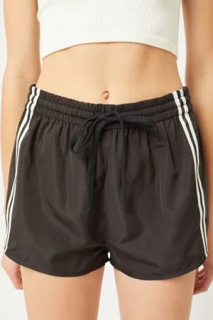 Love Tree Single Striped Trim Windbreaker Shorts