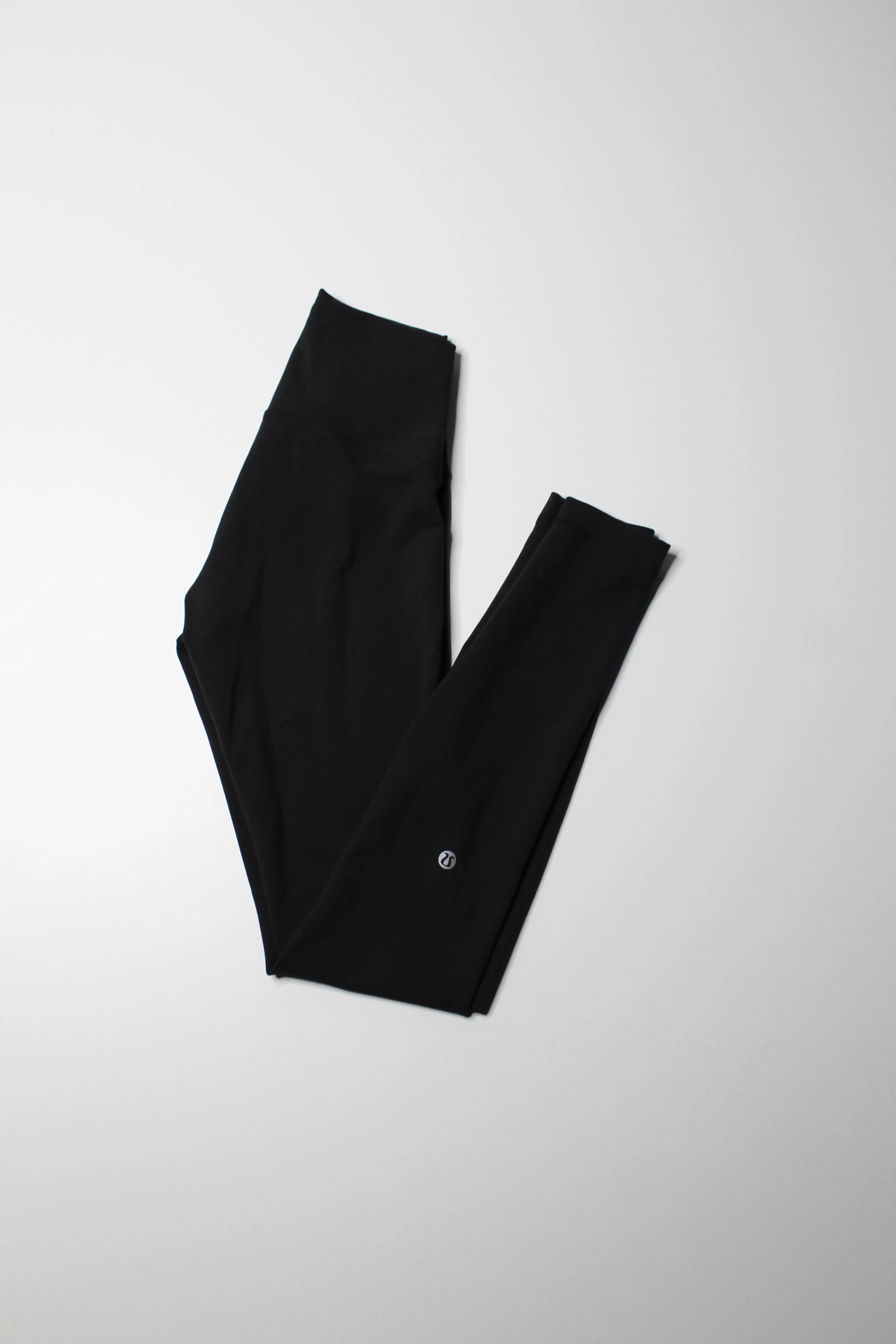 Lululemon black ‘wunder train’ tight, size 4 (28")
