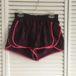 Lululemon Super Squad Short pink, purple &amp; black size 4 rare