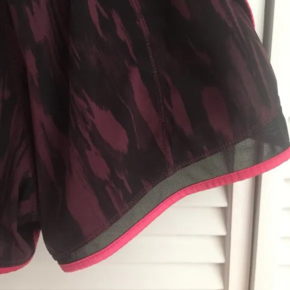 Lululemon Super Squad Short pink, purple &amp; black size 4 rare