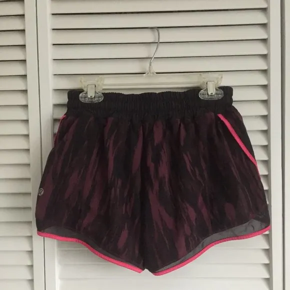 Lululemon Super Squad Short pink, purple &amp; black size 4 rare