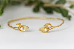 Made to Order * Calla Lily Arm Band
