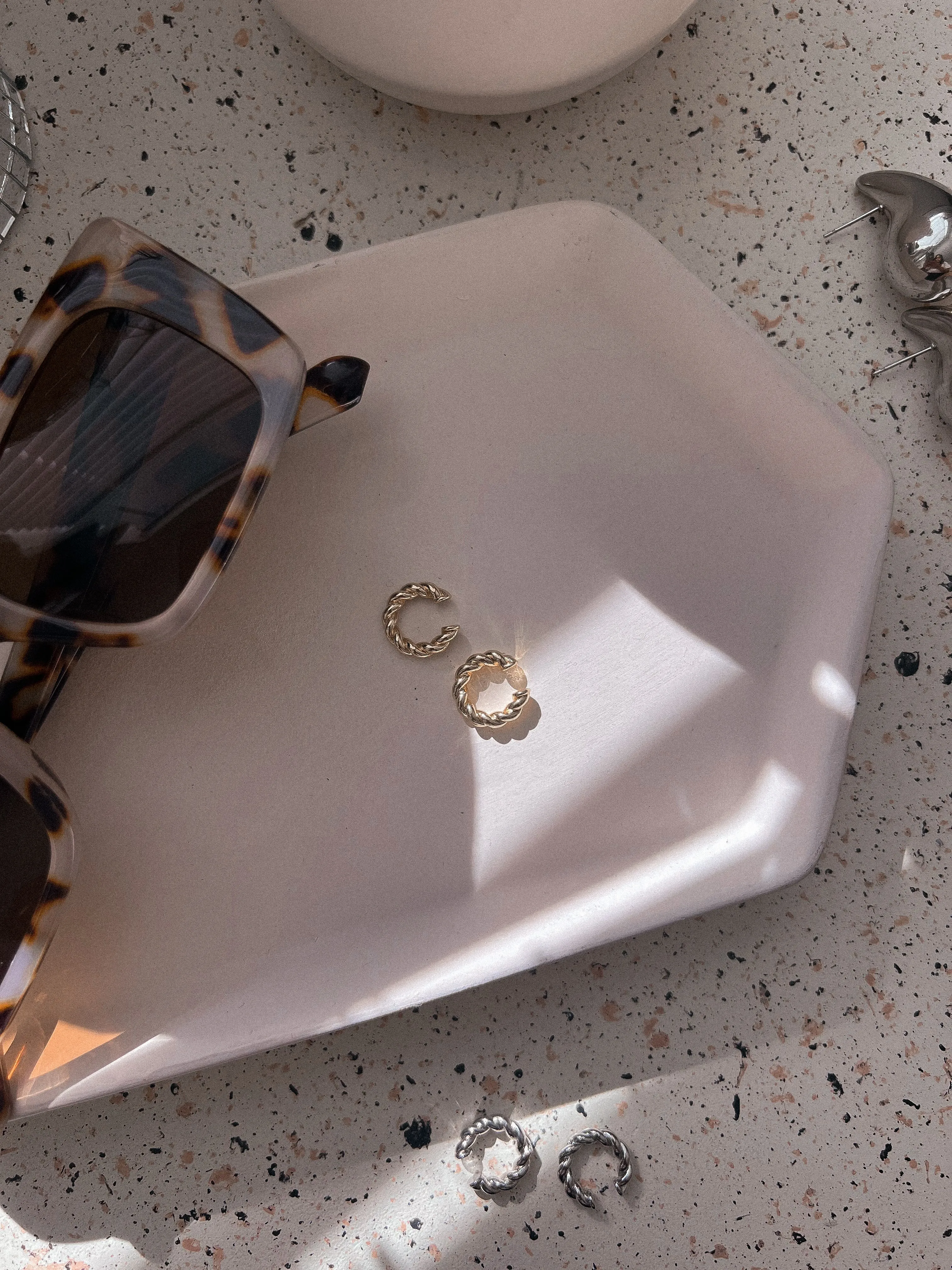 Mila ear cuffs *2 COLORS*