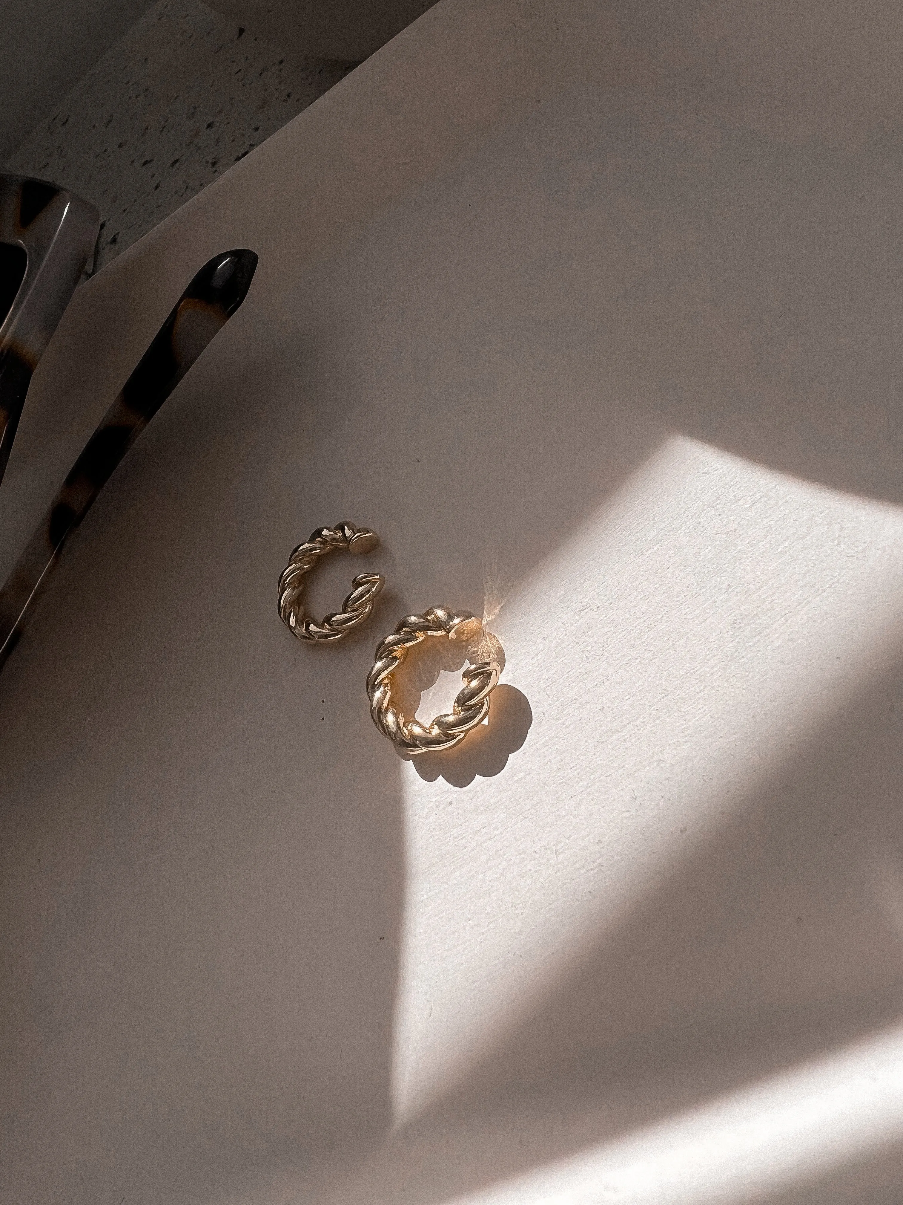 Mila ear cuffs *2 COLORS*