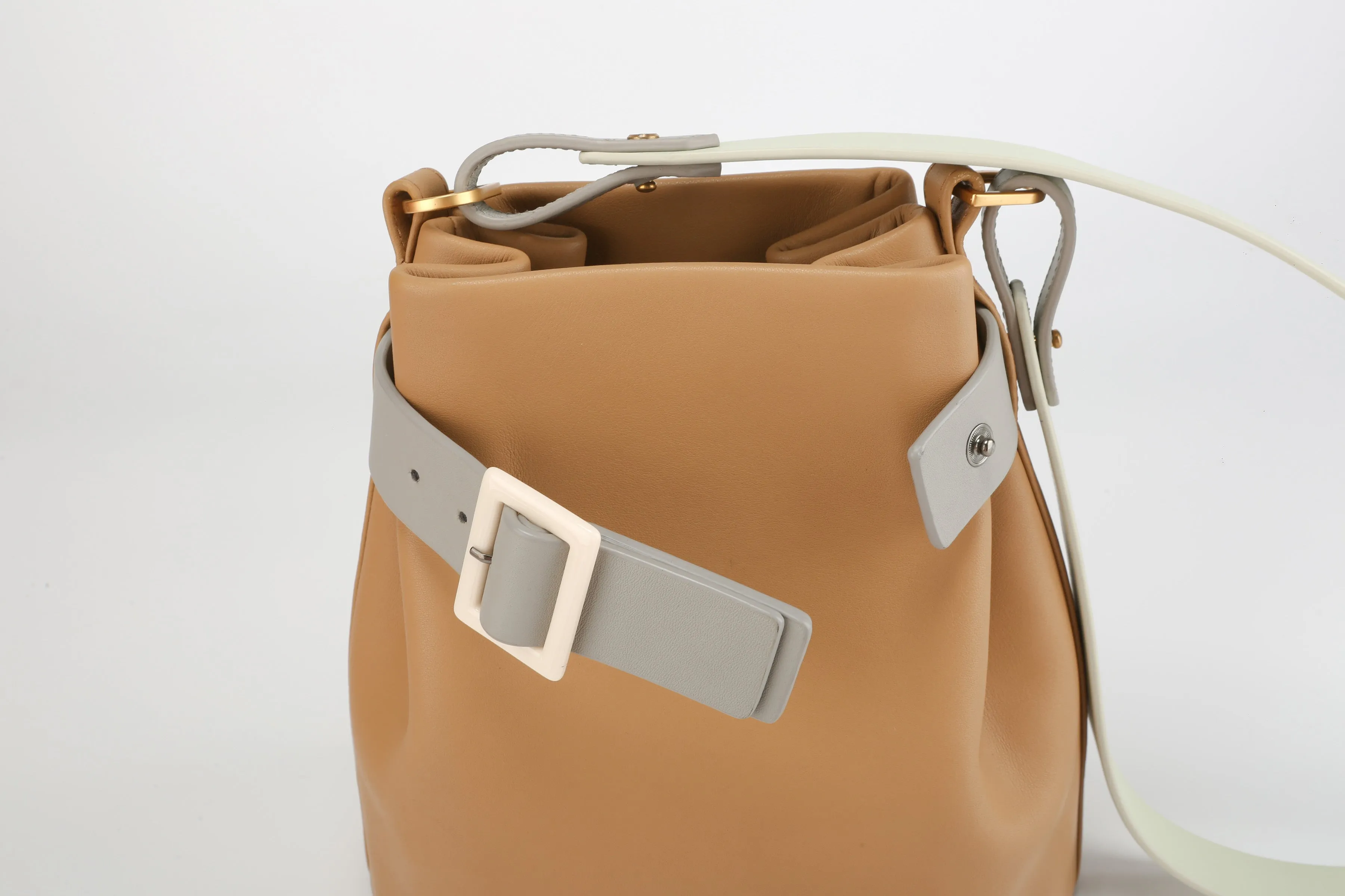 Mori Bucket Shoulder Bag • Warm Brown