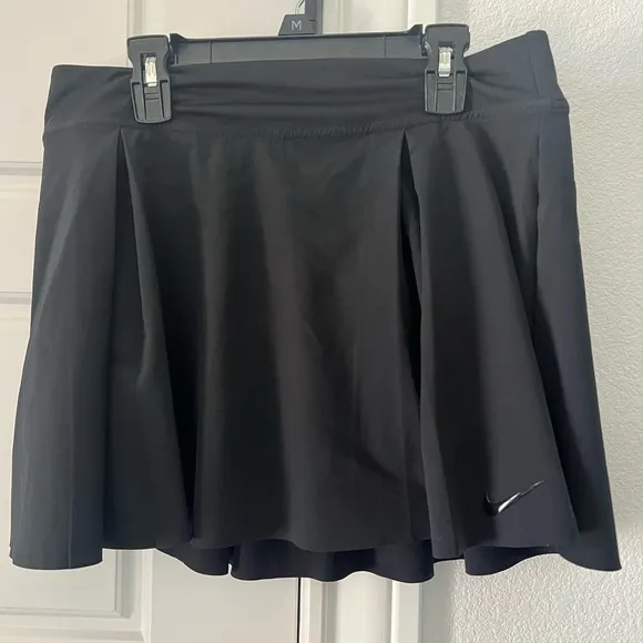 Nike Club Skirt Dri-Fit Advantage Skort Athletic Black Tennis Skirt NEW Womens M