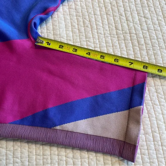 Nike Dri Fit Seamless Icon Clash Training Shorts. Size M