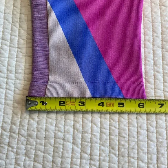 Nike Dri Fit Seamless Icon Clash Training Shorts. Size M
