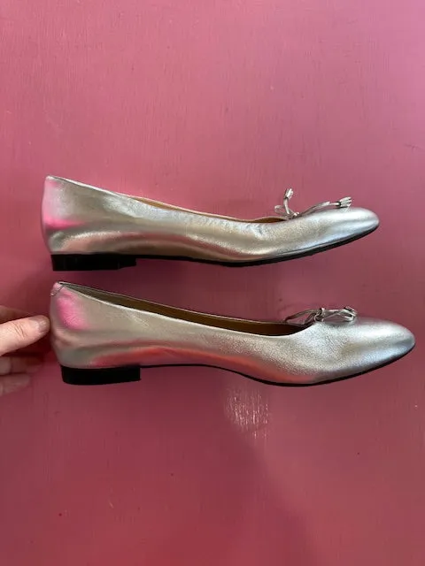 Pre-Loved Olivia Loe Silver Ballets Size 44