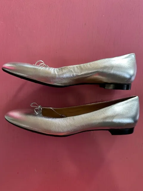 Pre-Loved Olivia Loe Silver Ballets Size 44