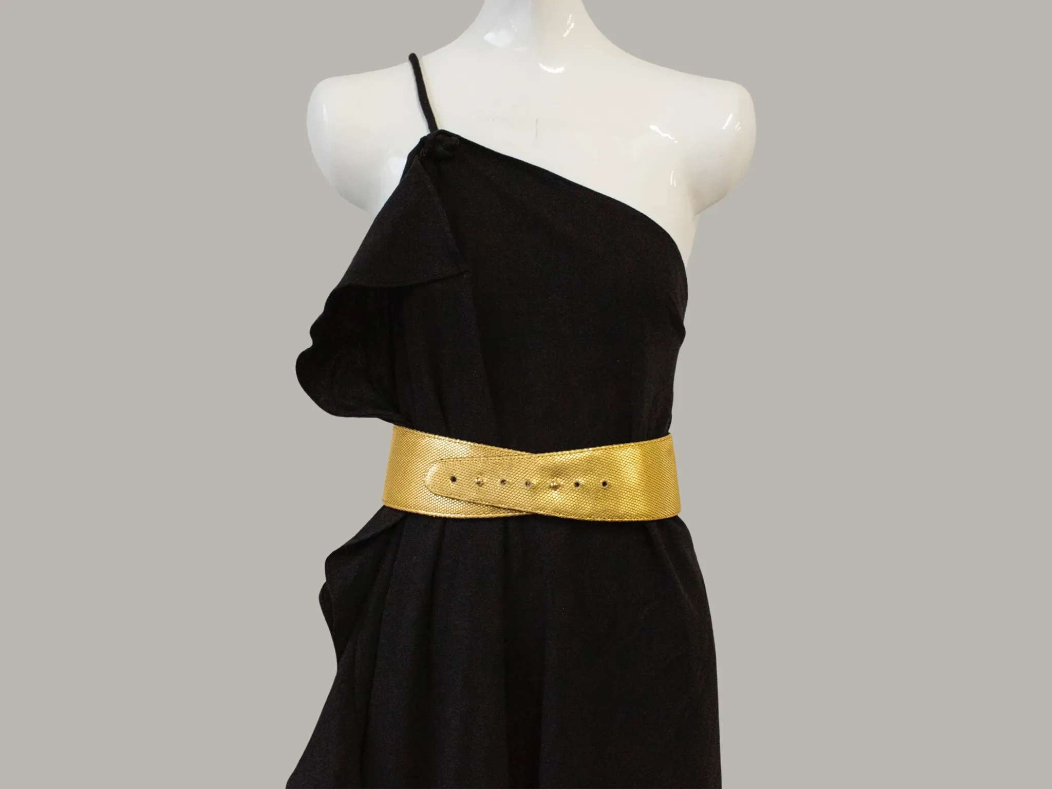 Reversible Crescent Belt in Gold Armour & Black Leather
