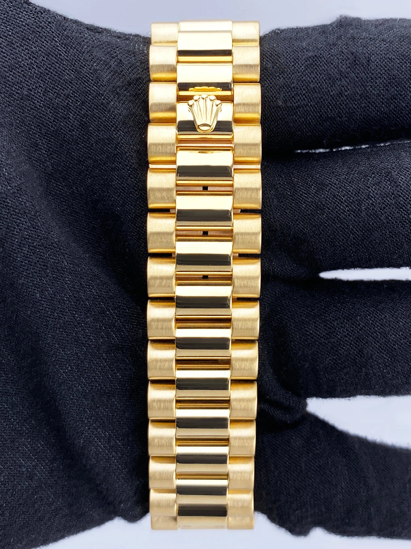 Rolex Day Date 18238 Diamond Dial Mens Watch Box Papers