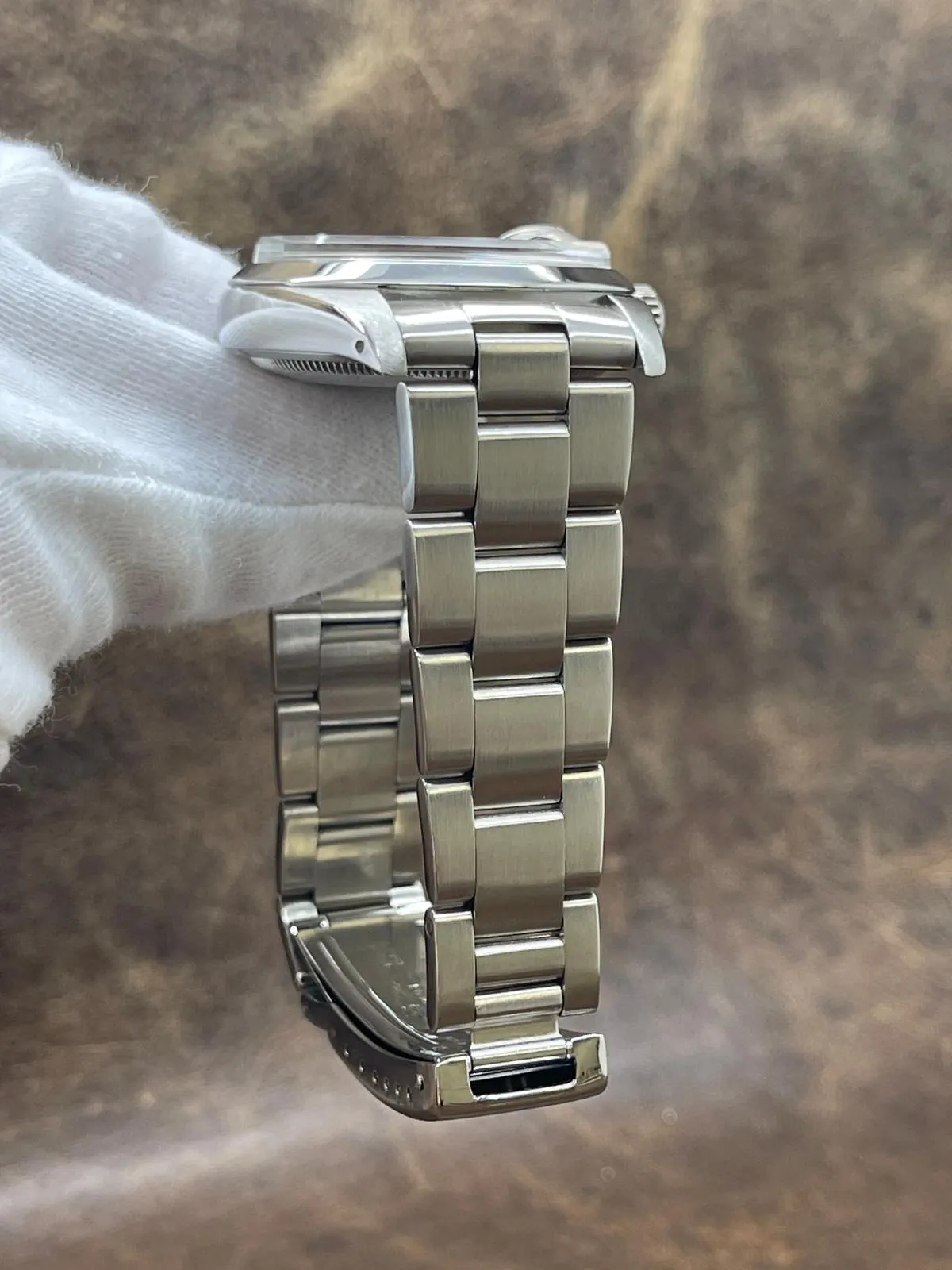 Rolex Oyster Perpetual Date 34mm 1500 Silver Dial Automatic Watch