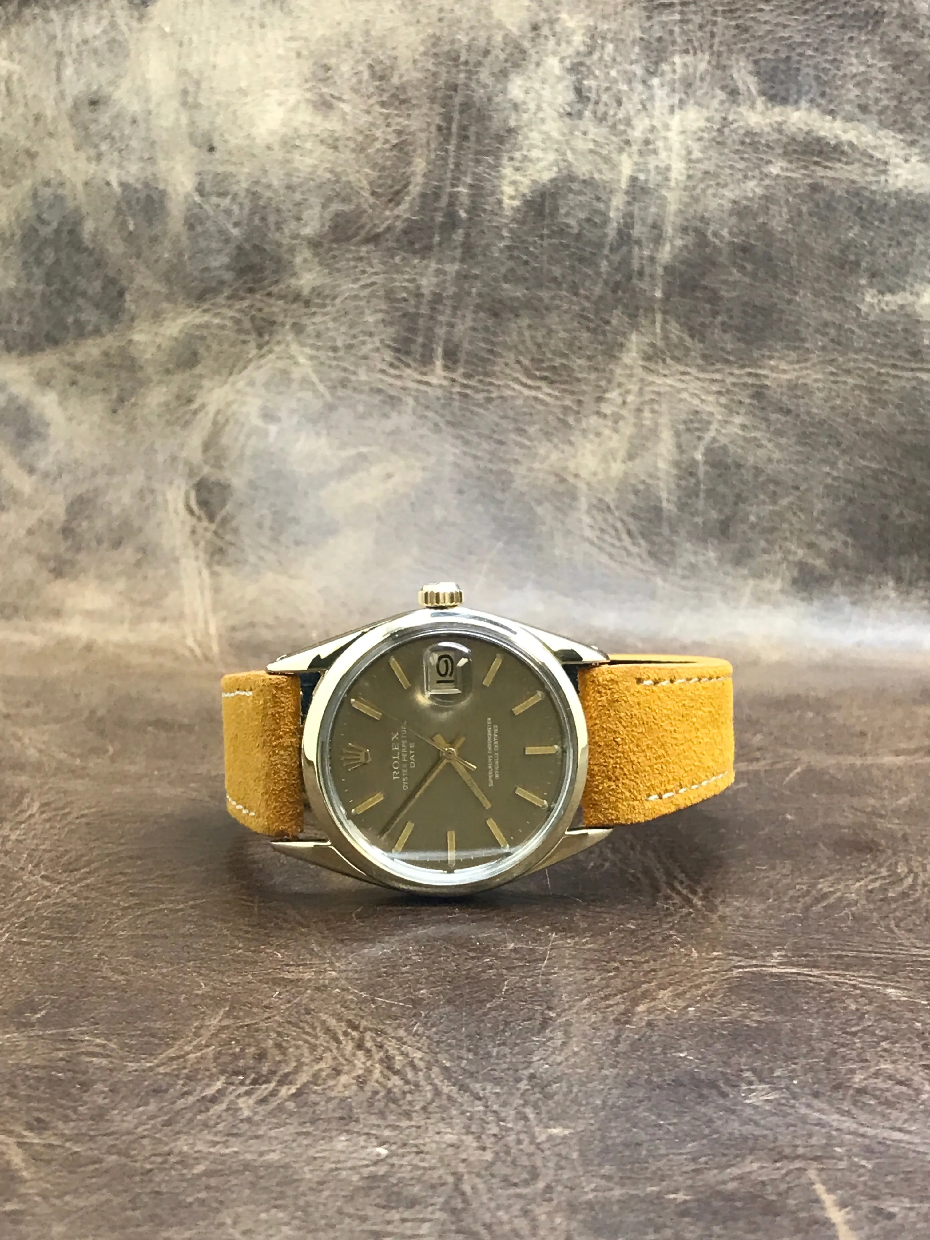 Rolex Oyster Perpetual Date 34mm 1550 Mosaic Champagne Dial Automatic Men's Watch