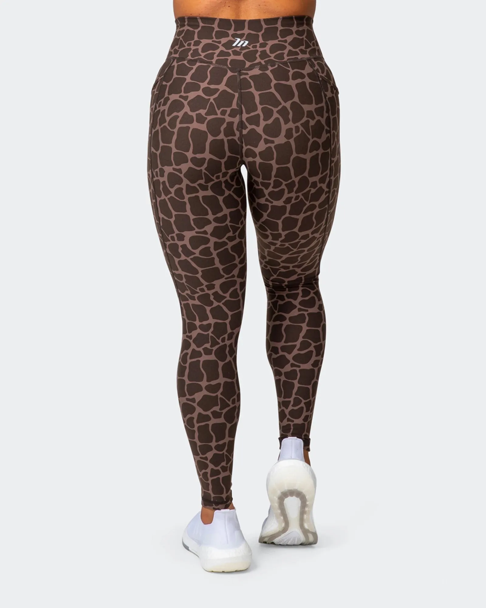 SIGNATURE POCKET ANKLE LENGTH LEGGINGS Tonal Giraffe Print