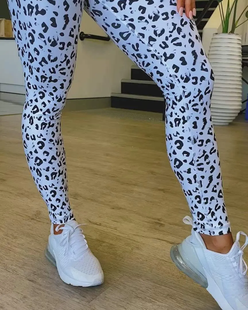 Signature Scrunch Ankle Length Leggings - Snow Leopard