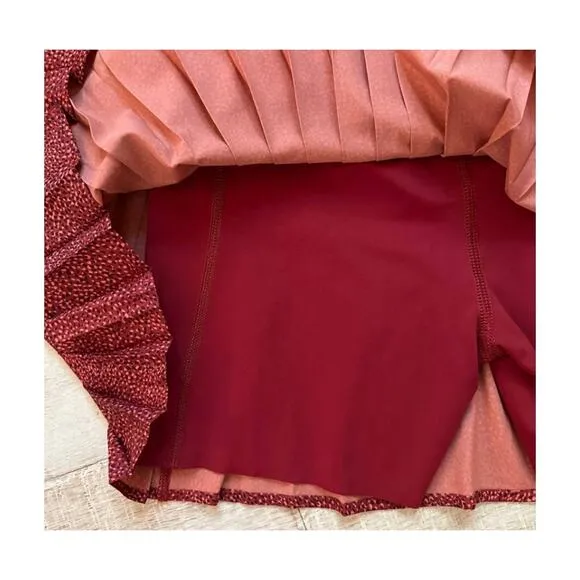 SPANX Womens Get Moving Pleated Tennis Pickleball Skort $88 NEW Size Medium Red