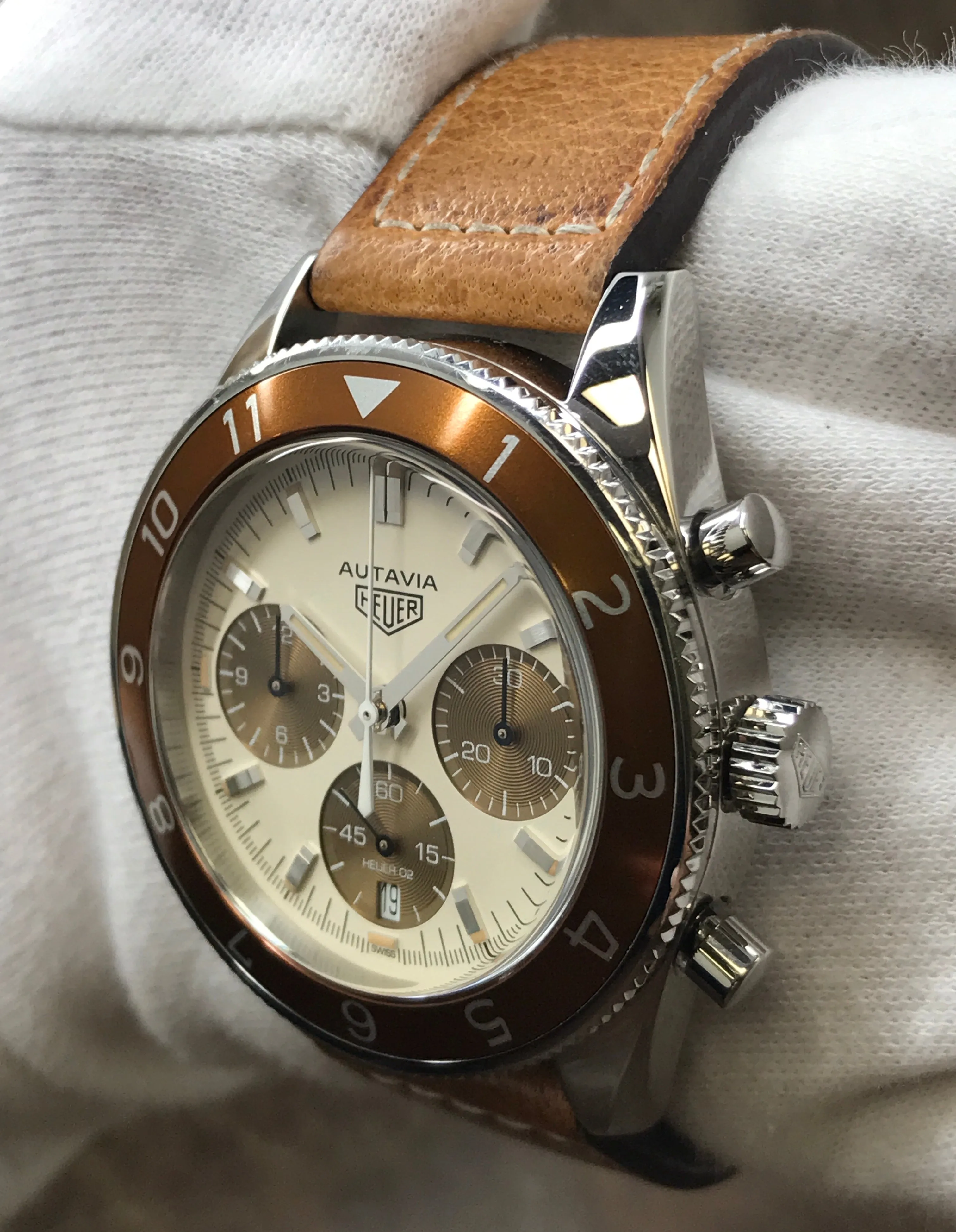 TAG Heuer Autavia CBE2113 Beige Panda Dial Automatic Men's Watch