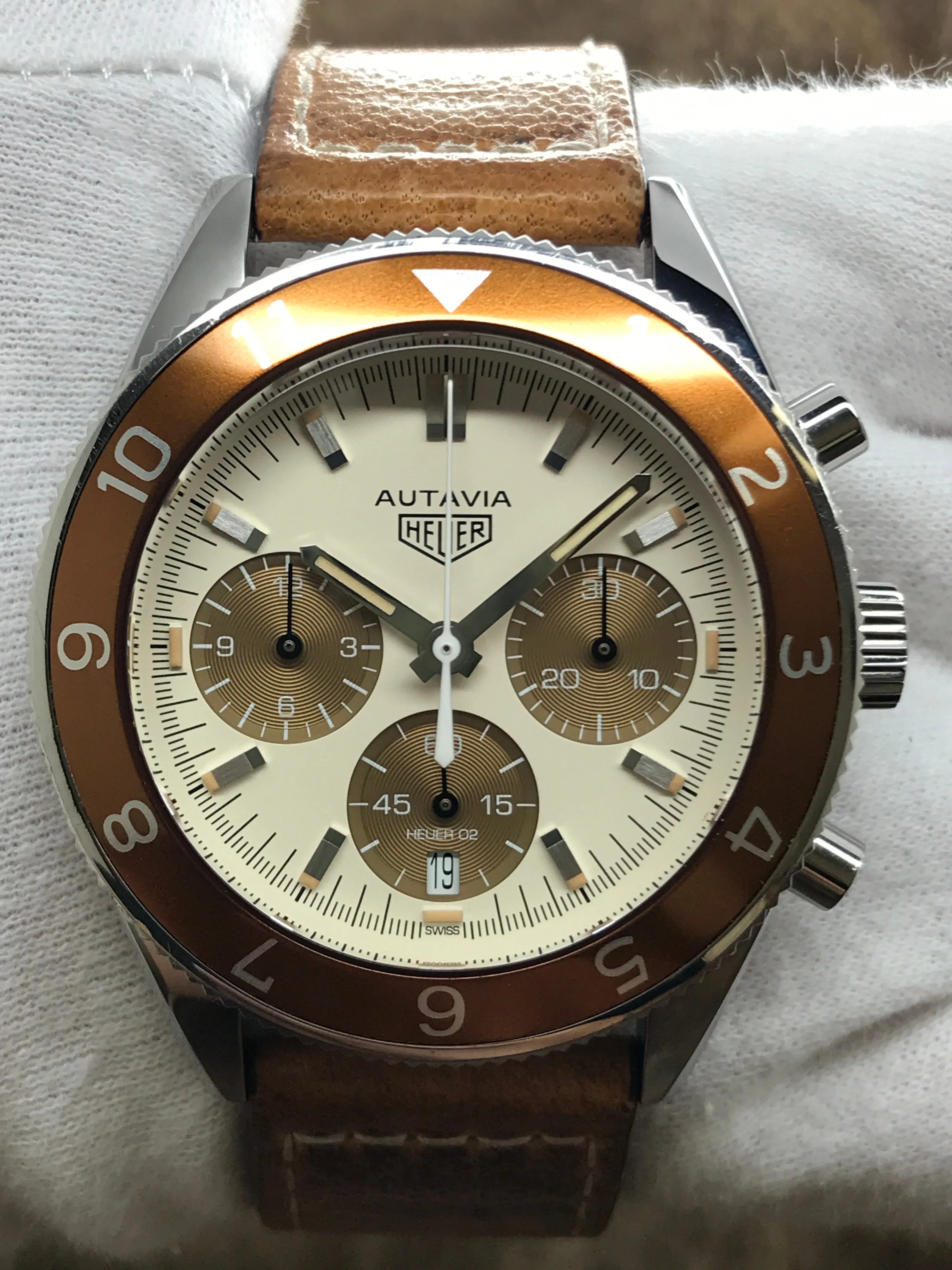 TAG Heuer Autavia CBE2113 Beige Panda Dial Automatic Men's Watch