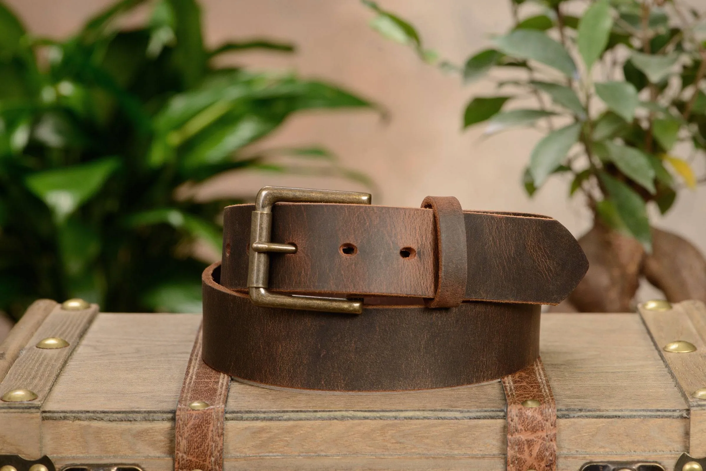 The Crazy Horse: Men's Rustic Brown Non Stitched Leather Belt 1.50"