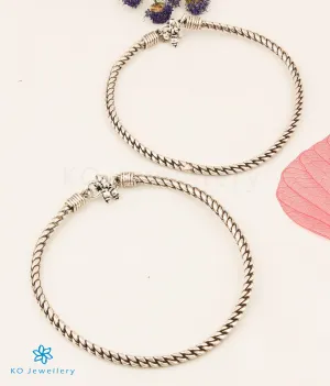 The Vyuha Silver Cuff Anklets