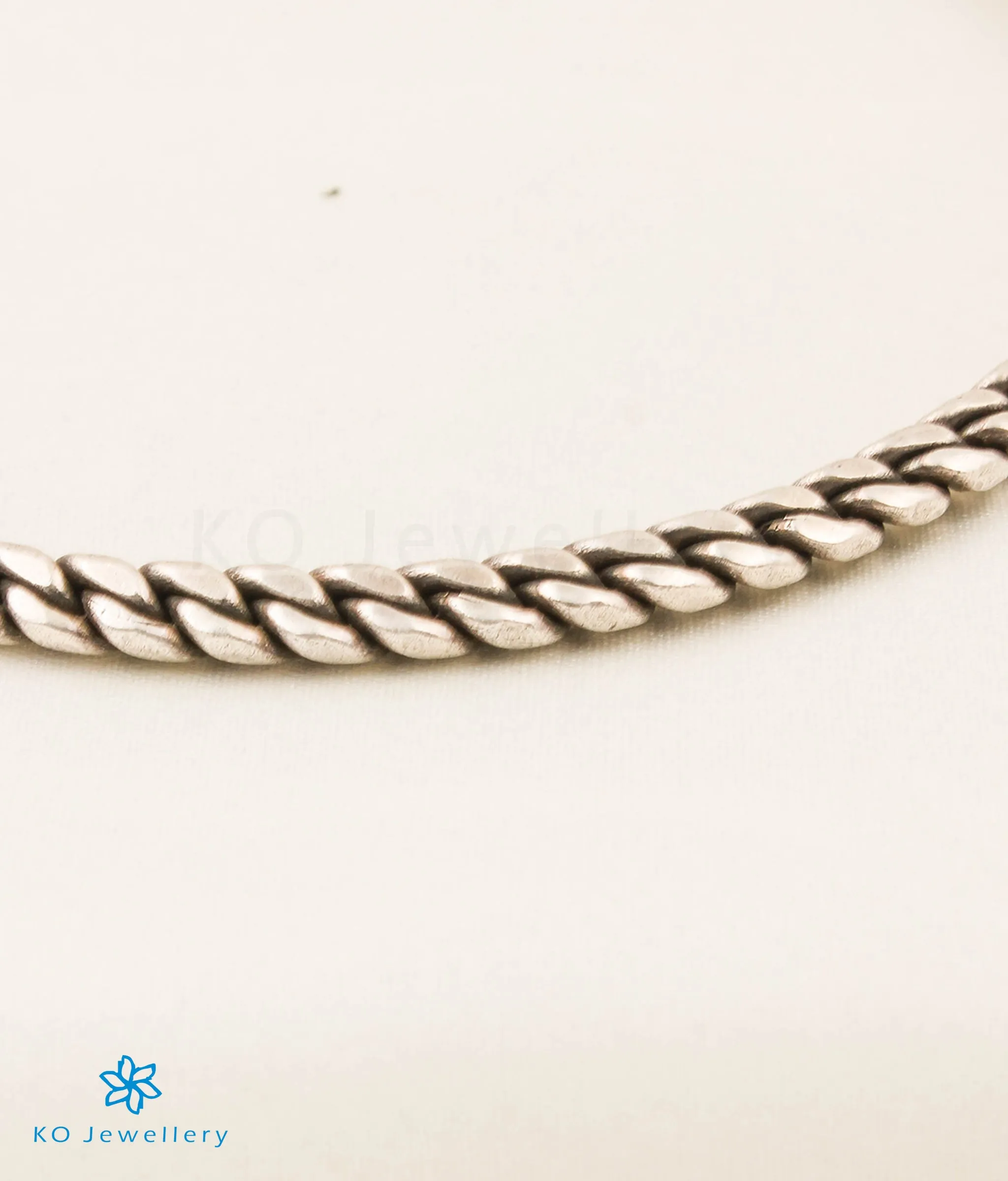 The Vyuha Silver Cuff Anklets