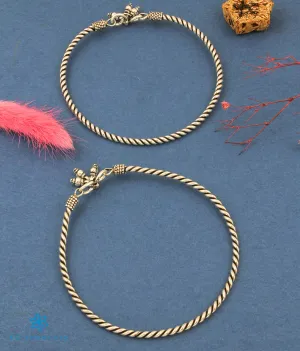 The Zyama Silver Cuff Anklets